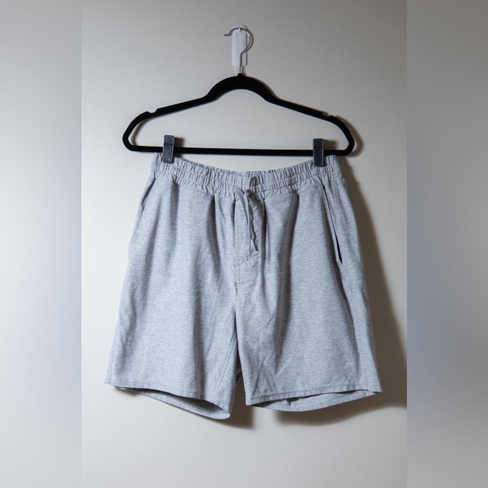 Men's Alo Yoga Athletic Gray Shorts